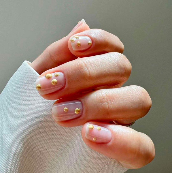 Маникюр с точками: 12 элегантных и оригинальных дизайнов ногтей для весеннего настроения