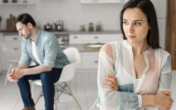 «Без доверия союз обречен»: психолог рассказала, в каких ситуациях брак не спасти