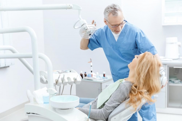 
		10 фраз: как врут пациенты стоматологу. А он все равно догадается!  Почему болят зубы