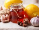 Ученые выяснили, как мед, чеснок и витамины могут помочь при ОРВИ