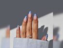Египетские ногти и трендовый «бэйби блю»: идеи нейл-дизайна в синих тонах