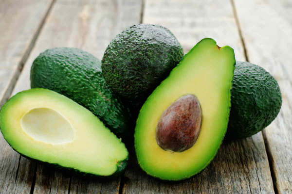 Диетолог рассказала, что нужно знать о похудении на авокадо