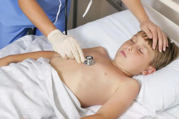 Дети продолжают погибать от менингококковой инфекции: 2 страшные истории. Симптомы менингита