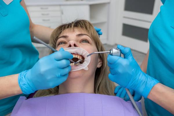 Почему у взрослых появляются проблемы с прикусом и что делать? . Зачем нужен имплант после удаления зуба?