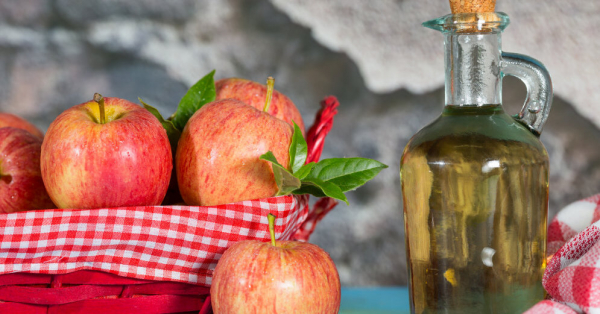 Яблочный уксус снижает сахар в крови: в чем польза продукта для организма и как его использовать
