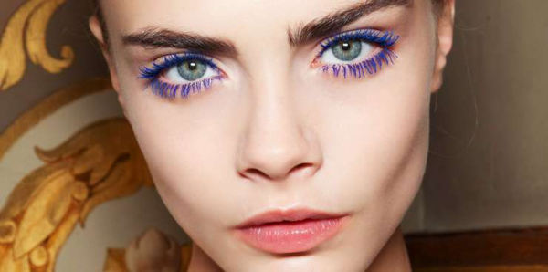 Голубой макияж — тренд из 60-х и нулевых вернулся этой весной