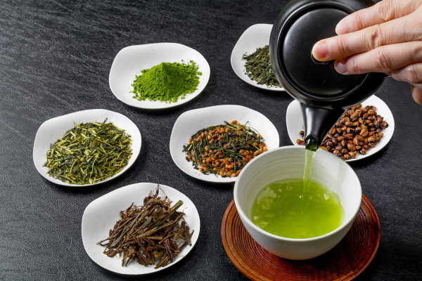 Нутрициолог рассказала, в чем польза и вред зеленого чая