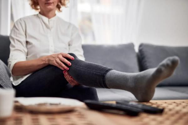 Советы для здоровья ног, если у вас сидячая работа. Профилактика варикоза