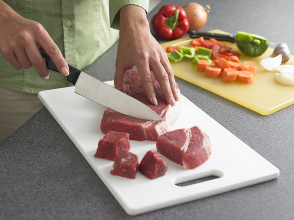 4 причины против мытья мяса перед готовкой