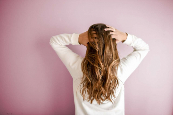 Щепки летят: как решить проблему секущихся волос