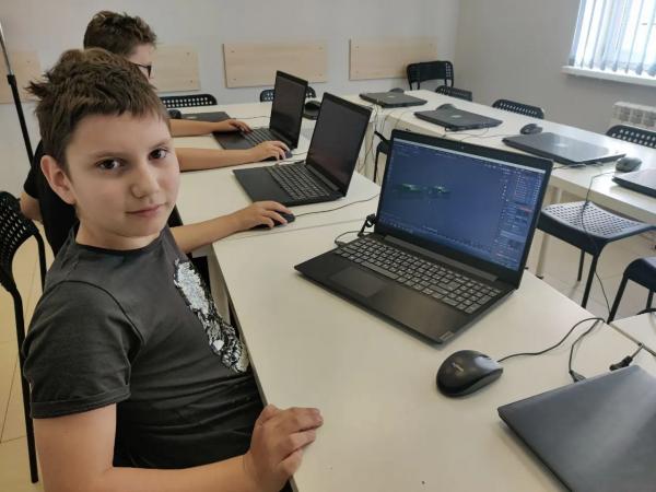 Не только программирование: что еще можно изучать в компьютерной школе для детей в Москве. Чему учат детей на компьютерных курсах