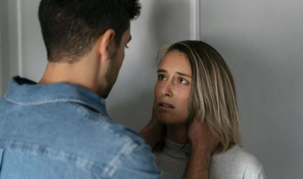 Домашнее насилие: 4 признака, что у мужчины проблемы с контролем гнева