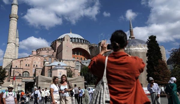 Грабили и избивали: в Турции обезвредили пять банд, которые нападали на туристов